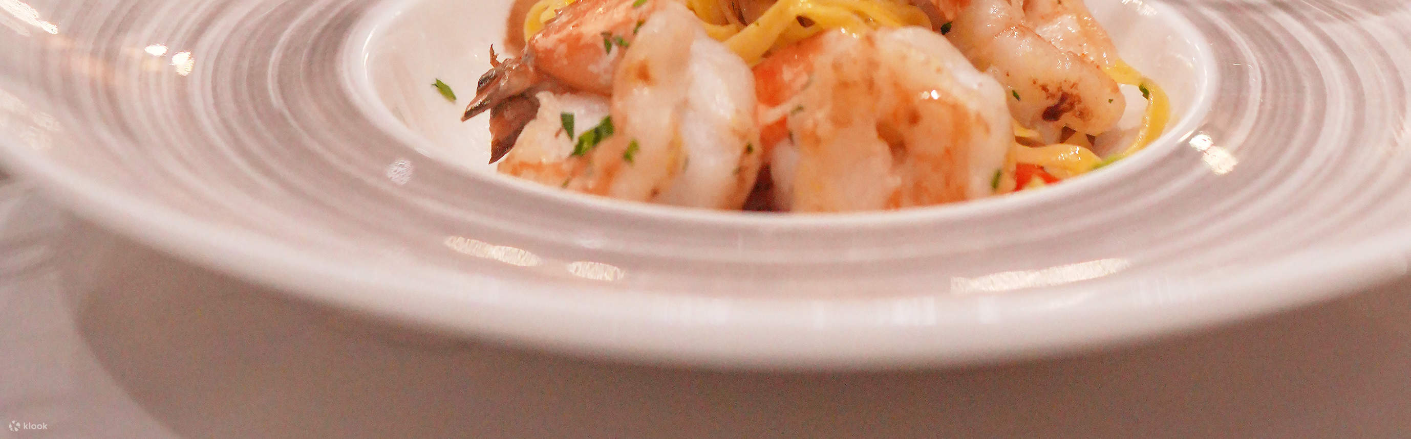 Giovanni Pina, bữa nửa buổi, bữa nửa buổi cuối tuần, tất cả những gì bạn có thể ăn